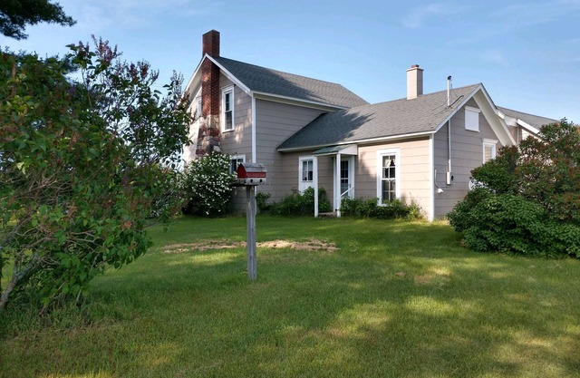 R&R Farmhouse.