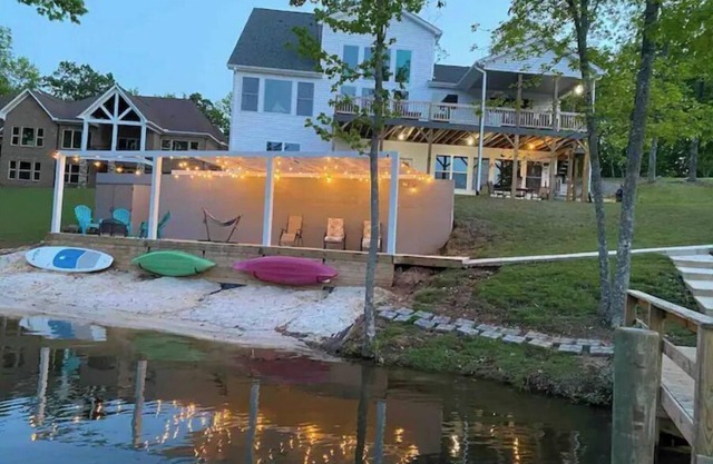 R&R Lake House