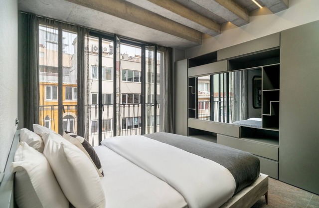 RA Apartments