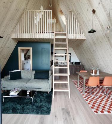 Racine lodges