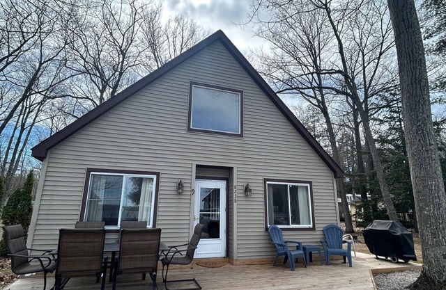 Rae's Retreat on Little Platte Lake w/ Private Dock!
