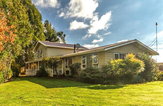Raetihi Garden Spa Villa - Raetihi Holiday Home