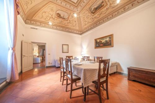 Raffaello - M&M Holiday House