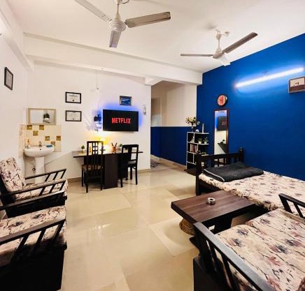 Raga Homestay- Homely Experience- 2BHK Apartment