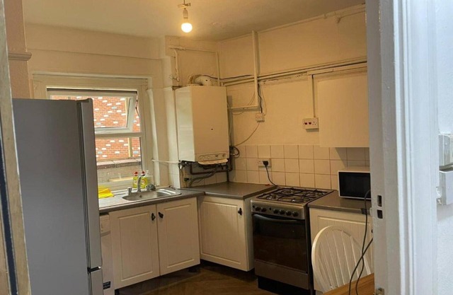 Rahal Hackney | Double Room Shared washroom