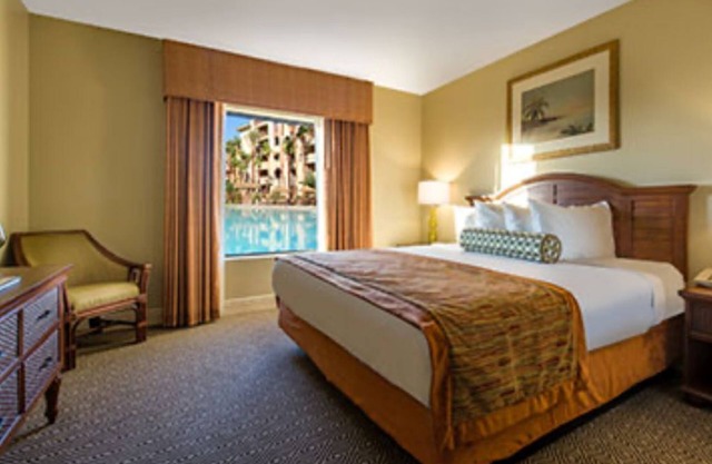 Raiders Game Tahiti Village 1 bedroom Sept 13-16 includes parking