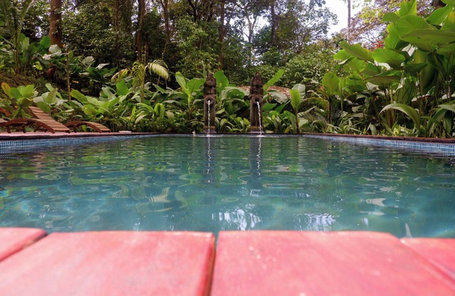 Rainbow Lodge - 2BR Surf, Yoga & Pool Oasis Near Playa Linda Beach
