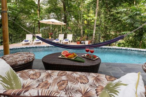 Rainforest Gem 2BR Aracari Villa with Private Pool AC Wi-Fi