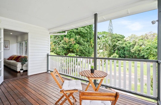 Rainforest Retreat - Serene 4-Bedroom Getaway with Bushland Views
