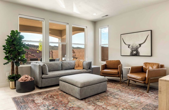 Rainson Retreat: Pickleball Courts, 5 bdr 4 bath Home