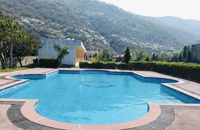 Raj Bagh Resort