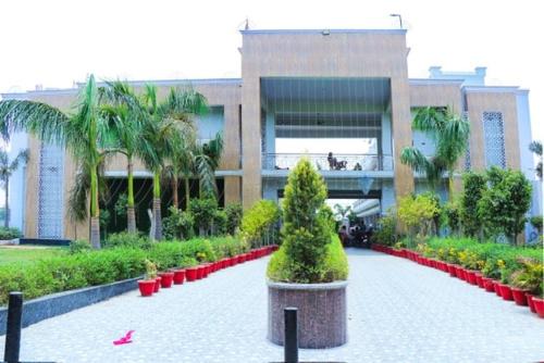 Raj Garden and Hotel