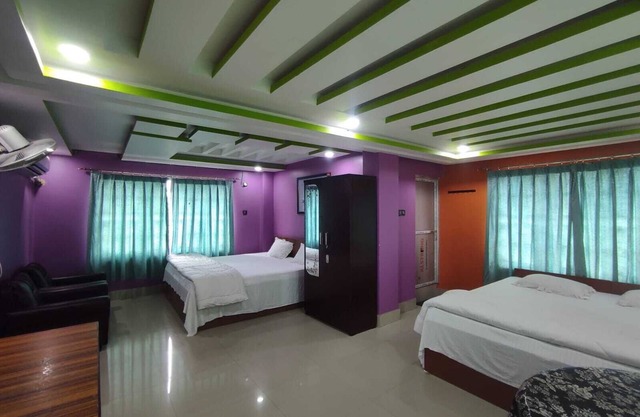 Raj Hotel