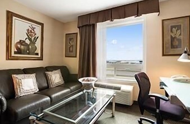 Ramada by Wyndham Clairmont/Grande Prairie