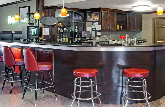 Ramada by Wyndham Houston Intercontinental Airport South