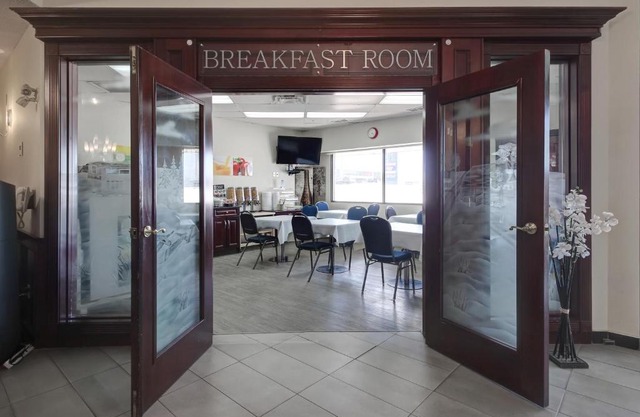 Ramada by Wyndham Nisku Edmonton Airport