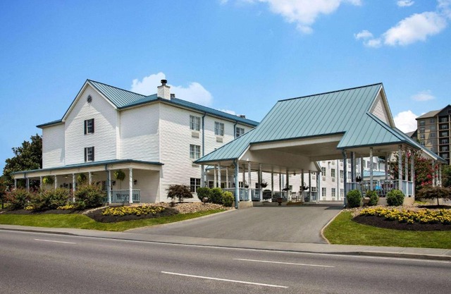 Ramada by Wyndham Pigeon Forge North