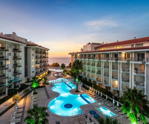 Ramada Hotel & Suites by Wyndham Kusadasi