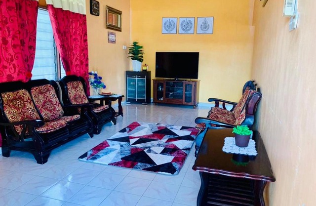 Ramizu Homestay Pokok Sena