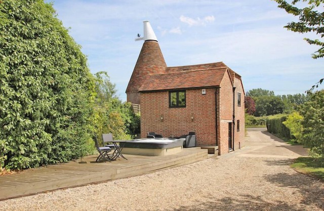 Ramsden Farm Oast House - Bellamente convertida en el campo de Kent.