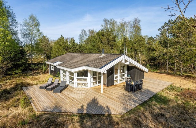 "Ran" - 600m from the sea by Interhome