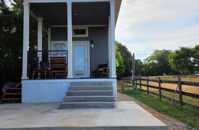 Ranch Cabin Modern Tiny home on beautiful Ranch!