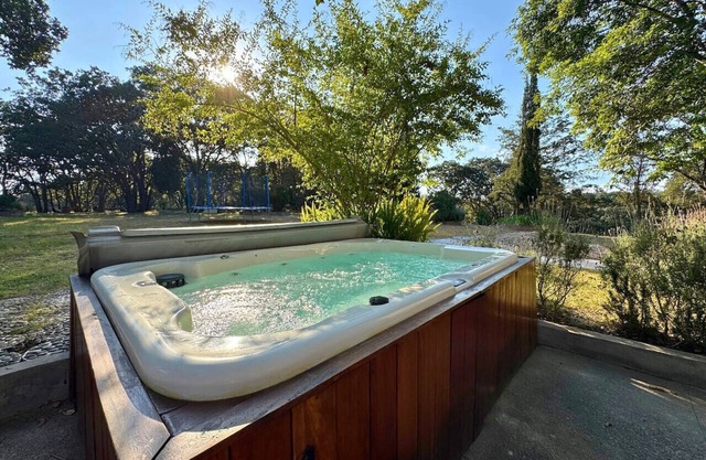 Ranch Getaway w/ Jacuzzi, Basketball & Ping Pong