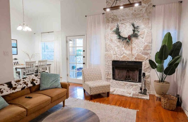 Ranch Glam Townhome with Indoor Fireplace