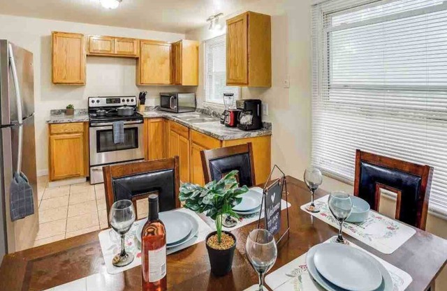 ♨️ Hot Tub in Ranch ♨️ Mins from Airport/UofR/Strong/Dwtn
