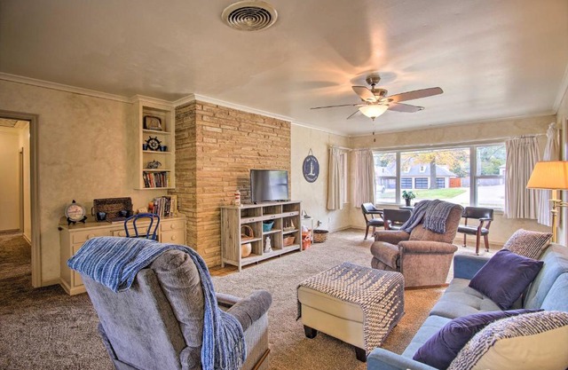 Ranch-Style Cottage - 2 Miles to Philbrook Museum!