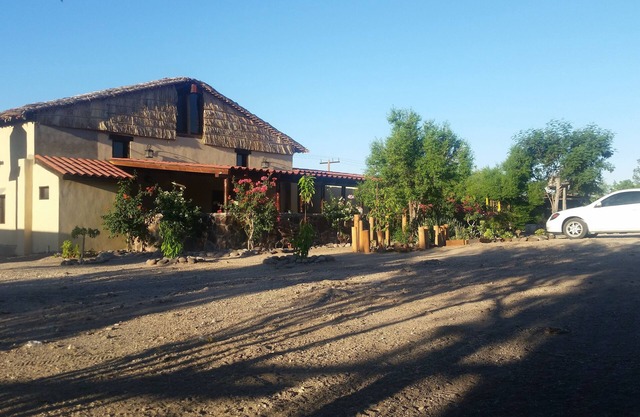 Rancho Espinoza ubicado en un oasis