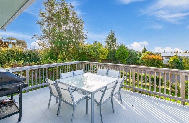 RANGIMOANA REST - MOTUOAPA HOLIDAY HOME, family friendly in Motuoapa