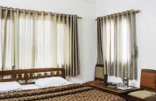 Ranikhet Grand Hotel
