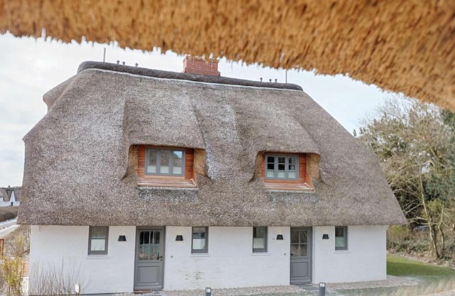 Rantum Dorf - Ferienappartments im Reetdachhaus 1& 2