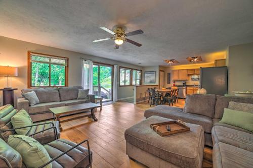 Rapid City Cottage with Deck quarter Mi to Torch Lake!