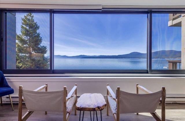 Rare 1 Night Opening this Sat VIP Lakefront Condo