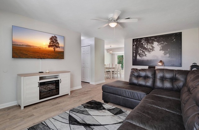 Rare Find 3b Pet Friendly Renovated