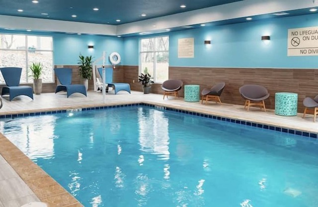 Rare Find! 4 Comfortable Units, FREE Parking, Free Parking, Free Full Breakfast
