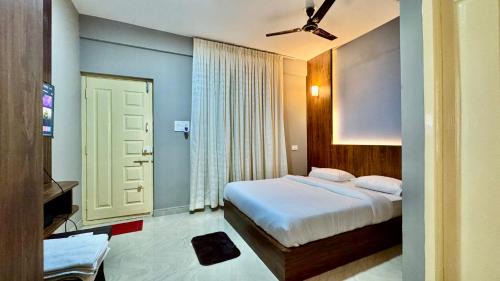 Ratna Residency