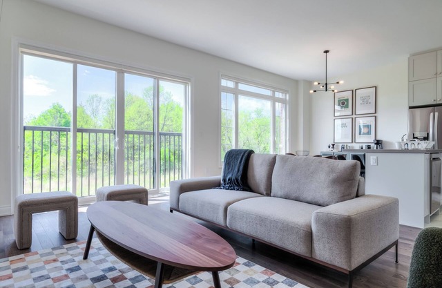 Ravine Retreat | Chef Kitchen | Toronto Zoo | SPA | Entire Home | Detached Home