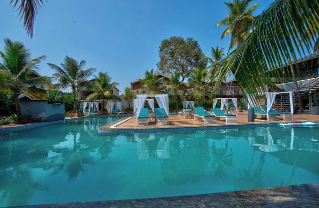 Raya Resorts