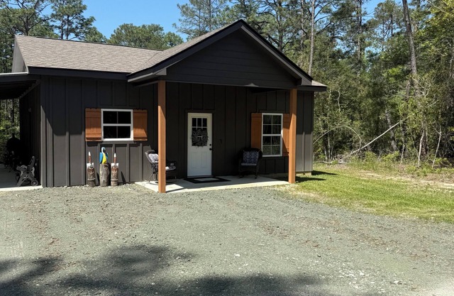 Rayburn Resort Retreat ~ Sleeps 4 w/ Covered Boat Parking