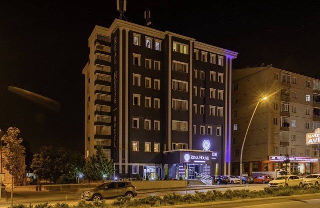 Real House Boutique Hotel