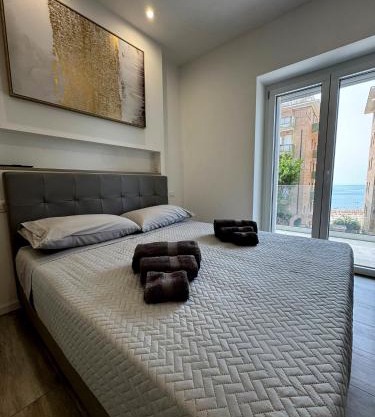 Rebecca's Apartments Sea View - Deluxe Family Accomodation
