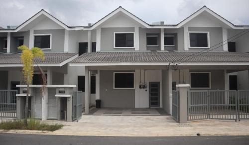 Recaz Residence