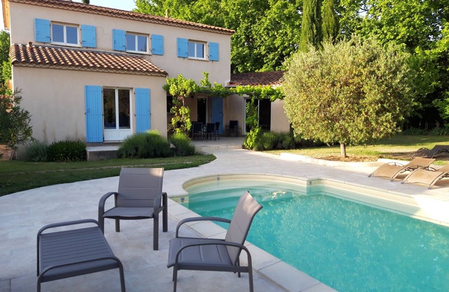 Villa reciente con piscina privada a 10 minutos de Saint Rémy