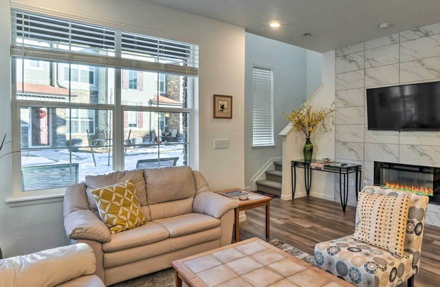Recently Built Townhome, Pets Welcome!