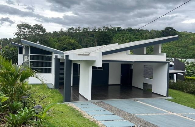 Casa Moderna y Privada