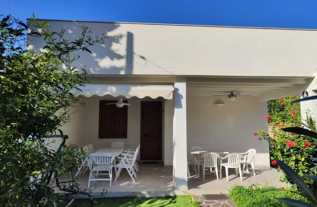 Chalet independiente con jardín - a 300 metros de la hermosa playa de Geremeas