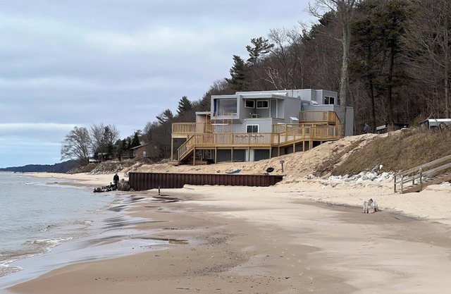 Recently renovated fabulous 6-bedroom house in Montague, right on Lake Michigan.